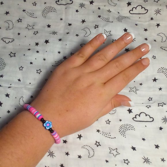 Handmade bracelet using clay beads. - Picture 2 of 4